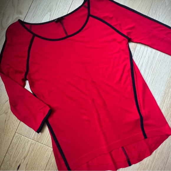 ⭐️BOGO FREE⭐️ EXPRESS Red & Black tee - Picture 1 of 2